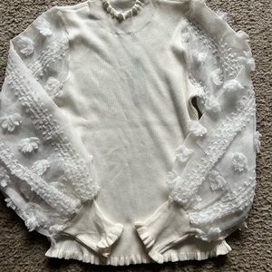 White mock neck detail sleeve shirt